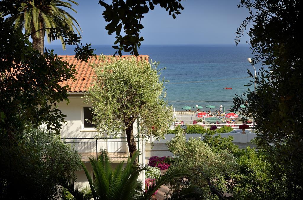 Apartahotel Blue Bussana Nuova