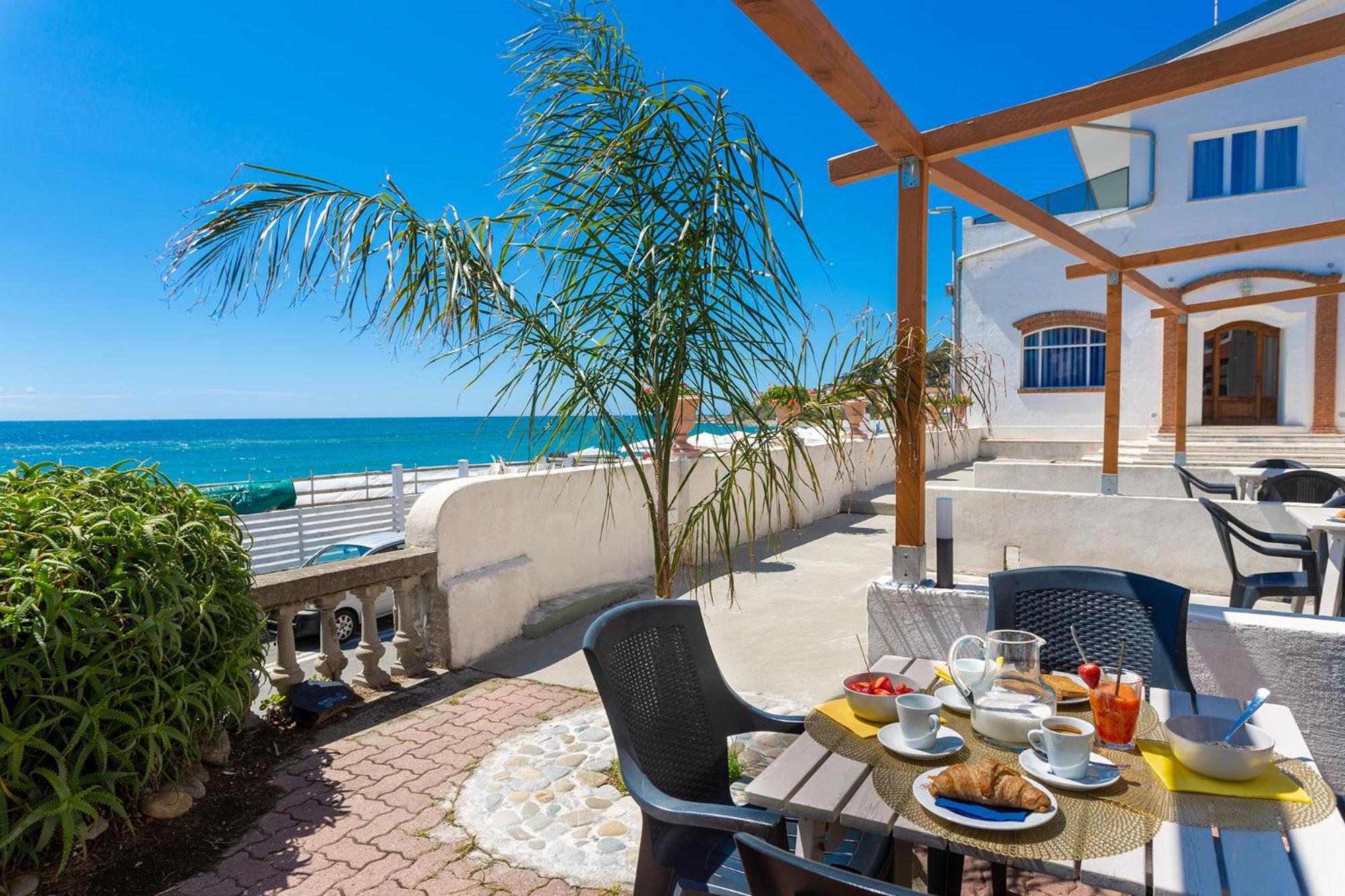 Apartahotel Blue Bussana Nuova